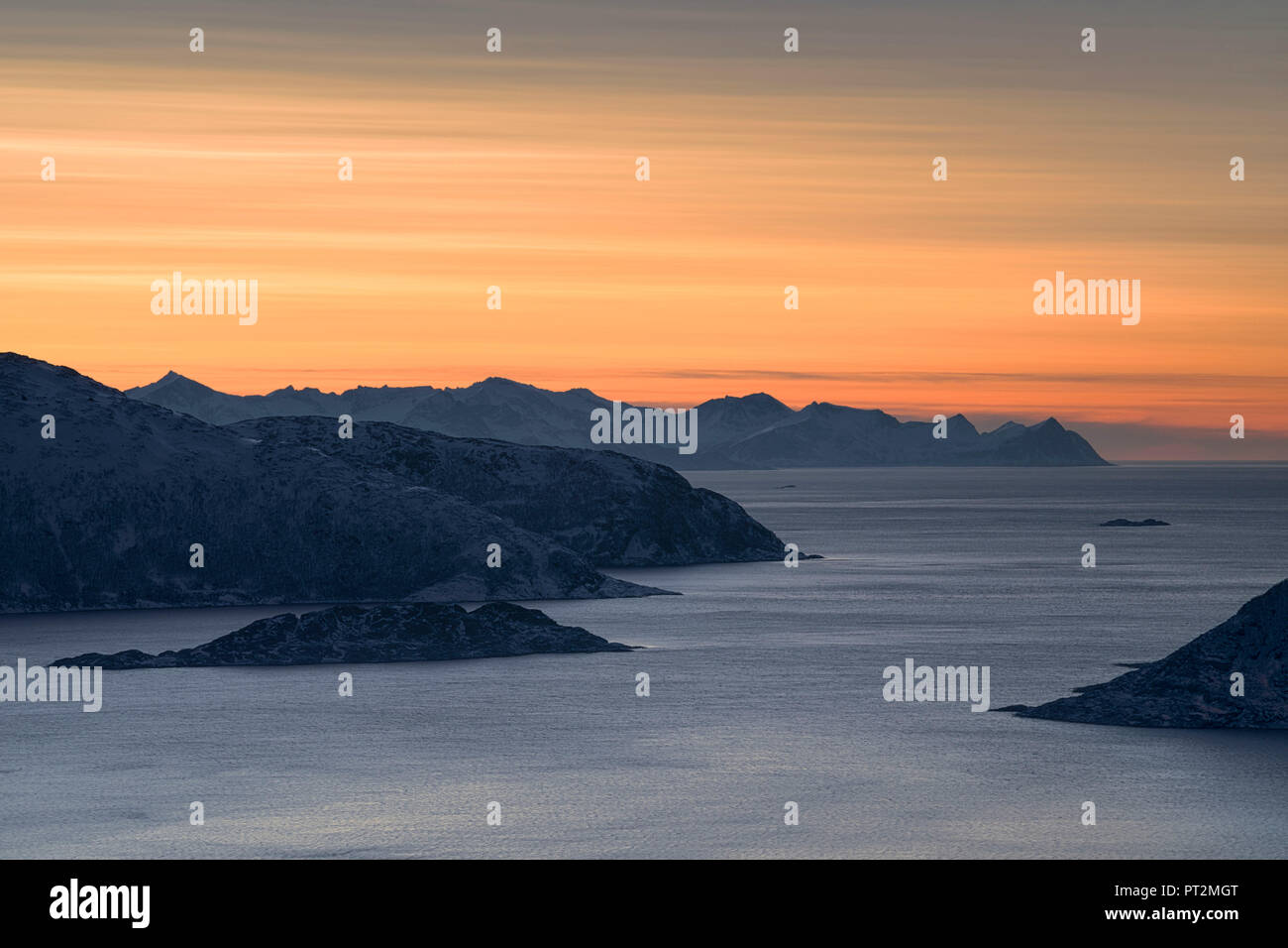 Blick auf den Fjord, Sommaroy Insel, Troms County, Norwegen, Europa, Stockfoto