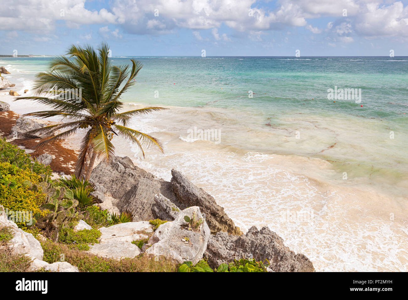 Das Karibische Meer von Tulum die Klippen, Tulum archäologische Stätte, Tulum, Quintana Roo, Mexiko, Stockfoto