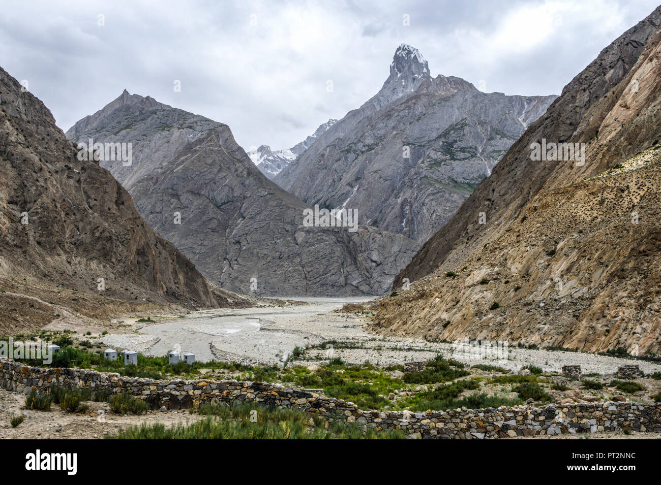 Bakhordas Peak von jhola Campingplatz, Karakorum, Pakistan Stockfoto