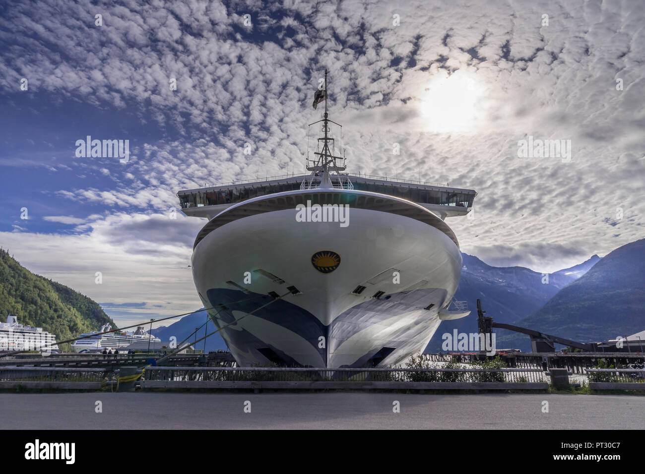 Kreuzfahrt Schiff angedockt im Hafen von Skagway Alasak Stockfoto