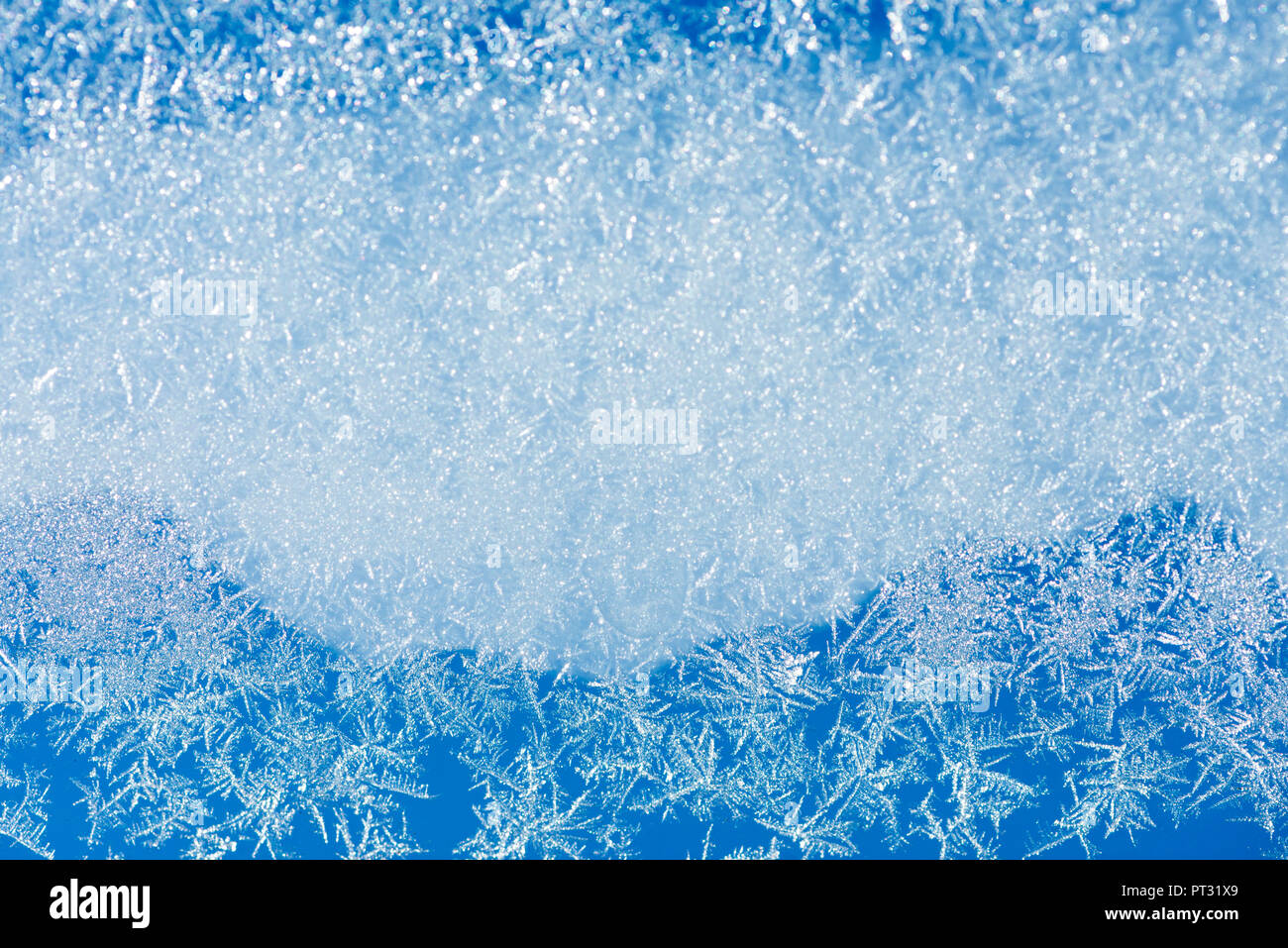 Frost Muster auf der Glasscheibe Stockfoto