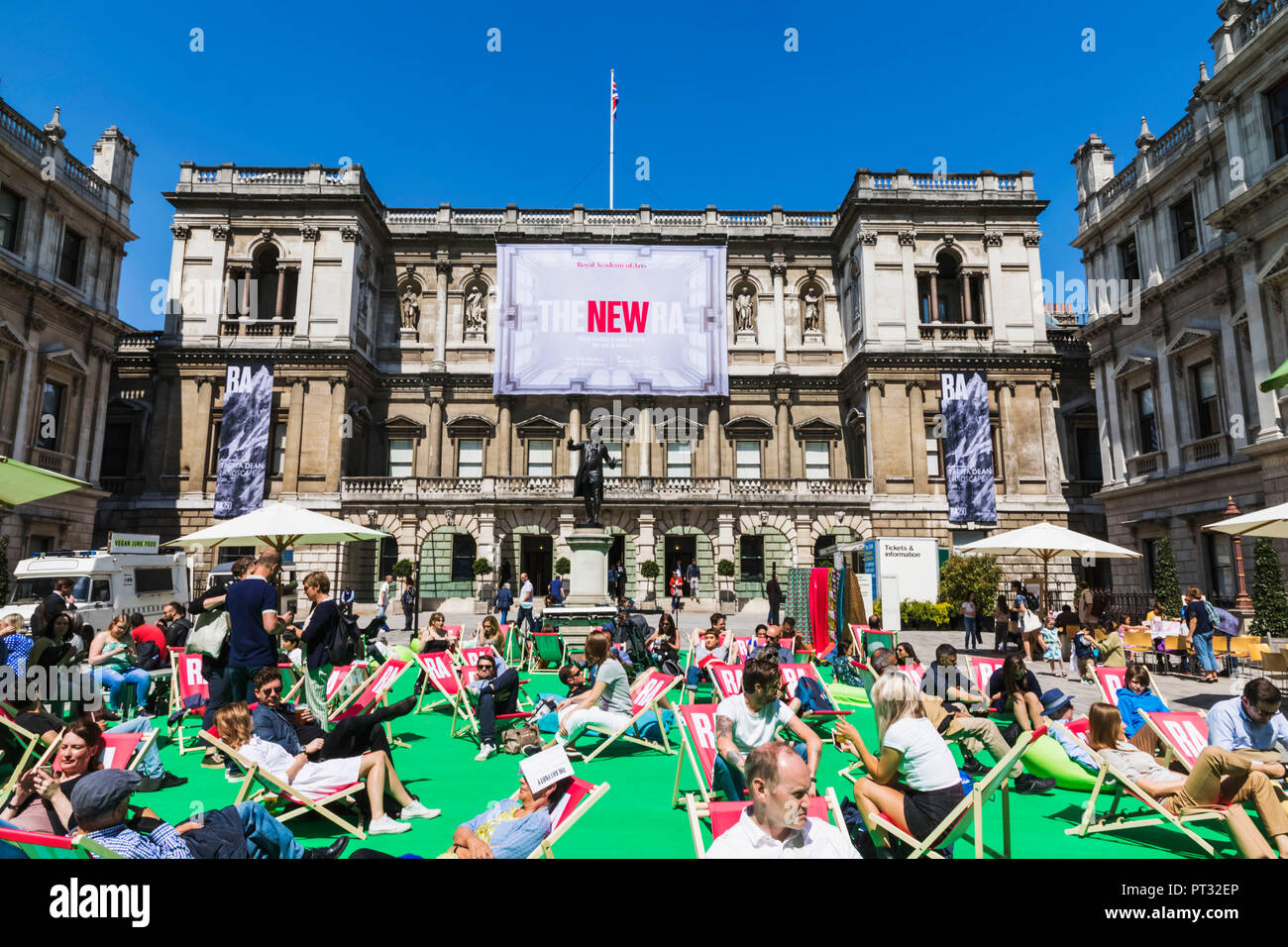 England, London, Piccadilly, Burlington House, der Königlichen Akademie der Künste Stockfoto