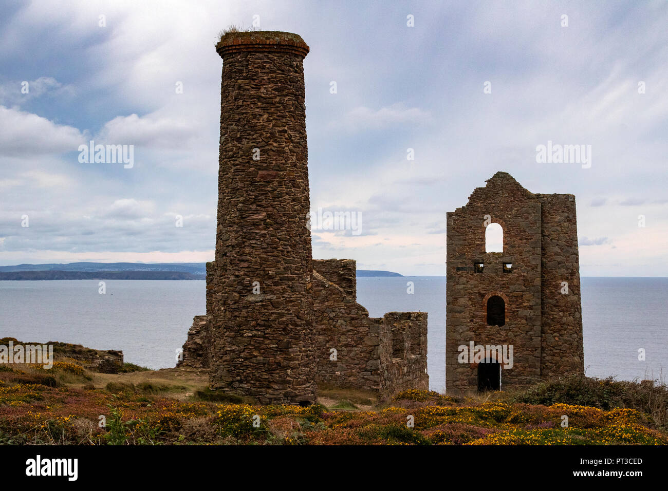 Wheal Coates Tin Mine. Stack, Laune Motor Haus und Briefmarken und Laune Motor Haus Nr. 2. Die hl. Agnes, Cornwall, England. Stockfoto