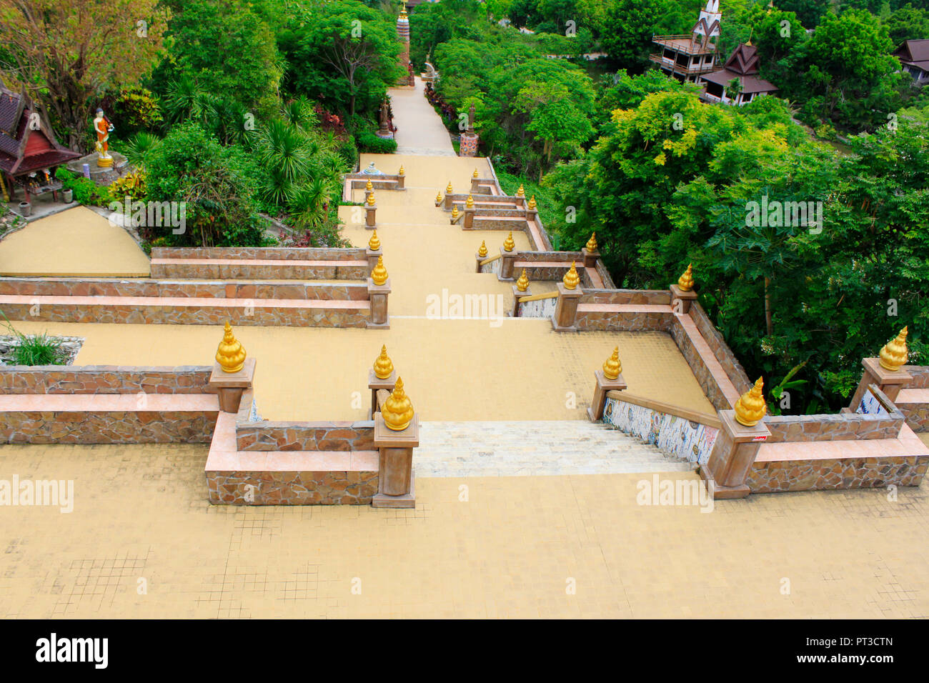 Blick auf den Tempel von innen Pha Sorn Kaew, Khao Kor, Phetchabun, Thailand. Stockfoto