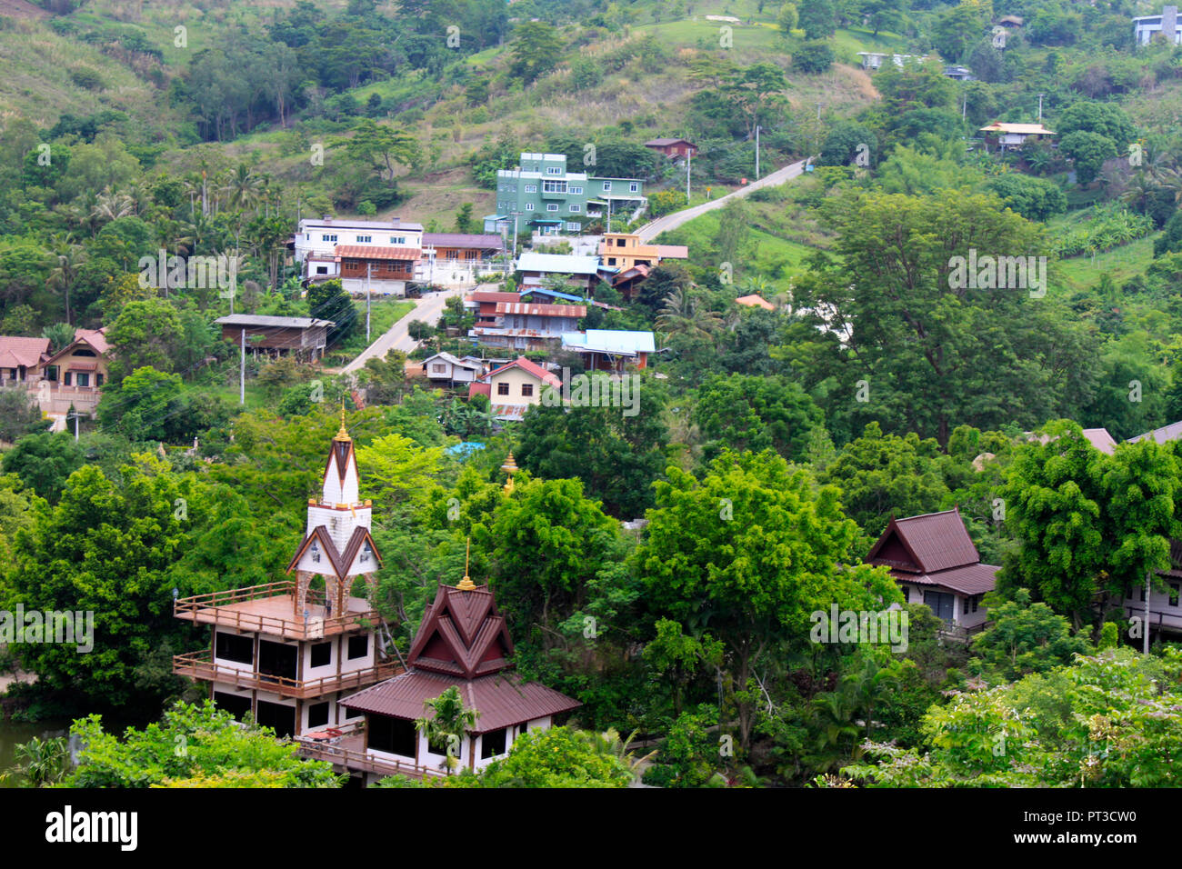 Tal und der Stadt von Pha Sorn Kaew, Khao Kor, Phetchabun, Thailand gesehen. Stockfoto