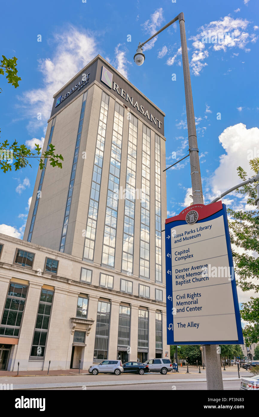 Historische Orte direktionale Zeichen vor dem Renasant Bank Gebäude auf Commerce Street in der Innenstadt von Montgomery Alabama, USA. Stockfoto
