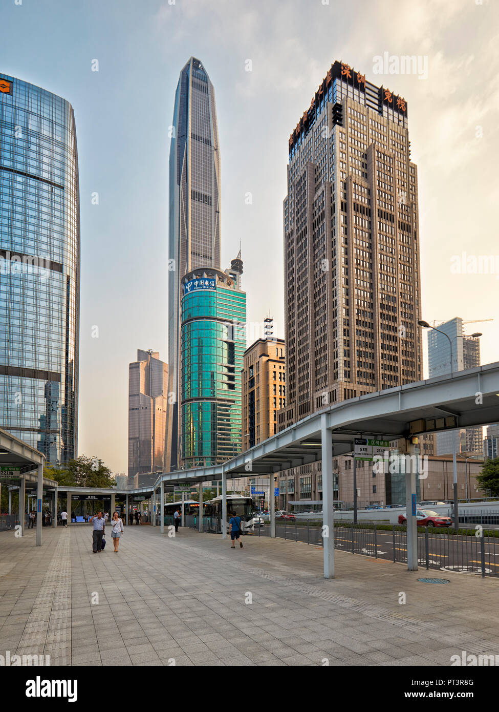 Hochhäuser in Futian Central Business District (CBD). Shenzhen, Guangdong Province, China. Stockfoto