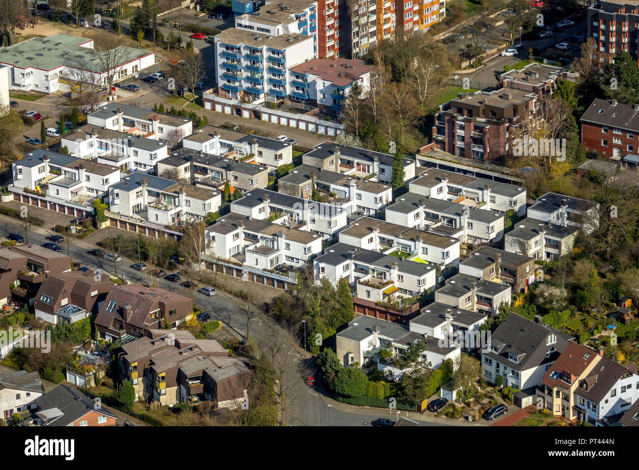 Bungalow Siedlung Bochum-Querenburg mit Dachterrassen in Bochum, Ruhrgebiet, Nordrhein-Westfalen, Deutschland Stockfoto