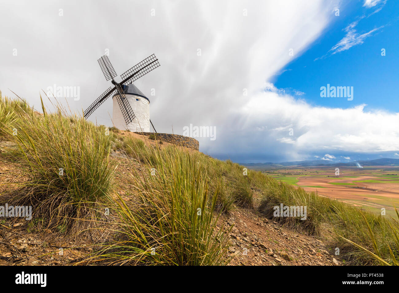 Windmühle auf dem Hügel, Consuegra, Don Quixote route, Provinz Toledo, Kastilien-La Mancha, Spanien Stockfoto