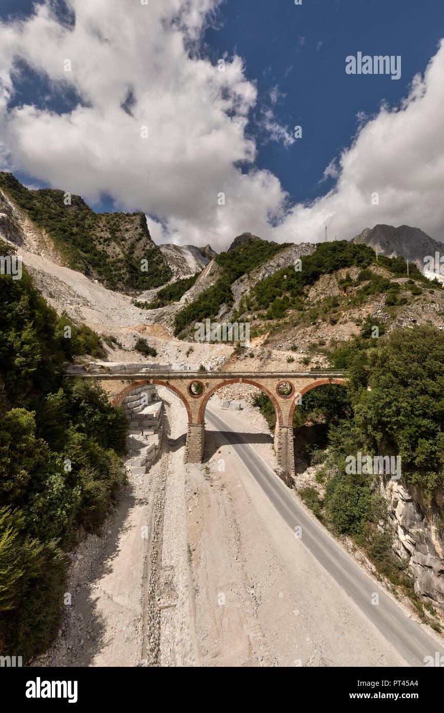 Fantiscritti Brücke, Marmorsteinbruch von Carrara, Gemeinde Carrara, Massa Carrara Provinz, Toskana, Italien, Westeuropa Stockfoto