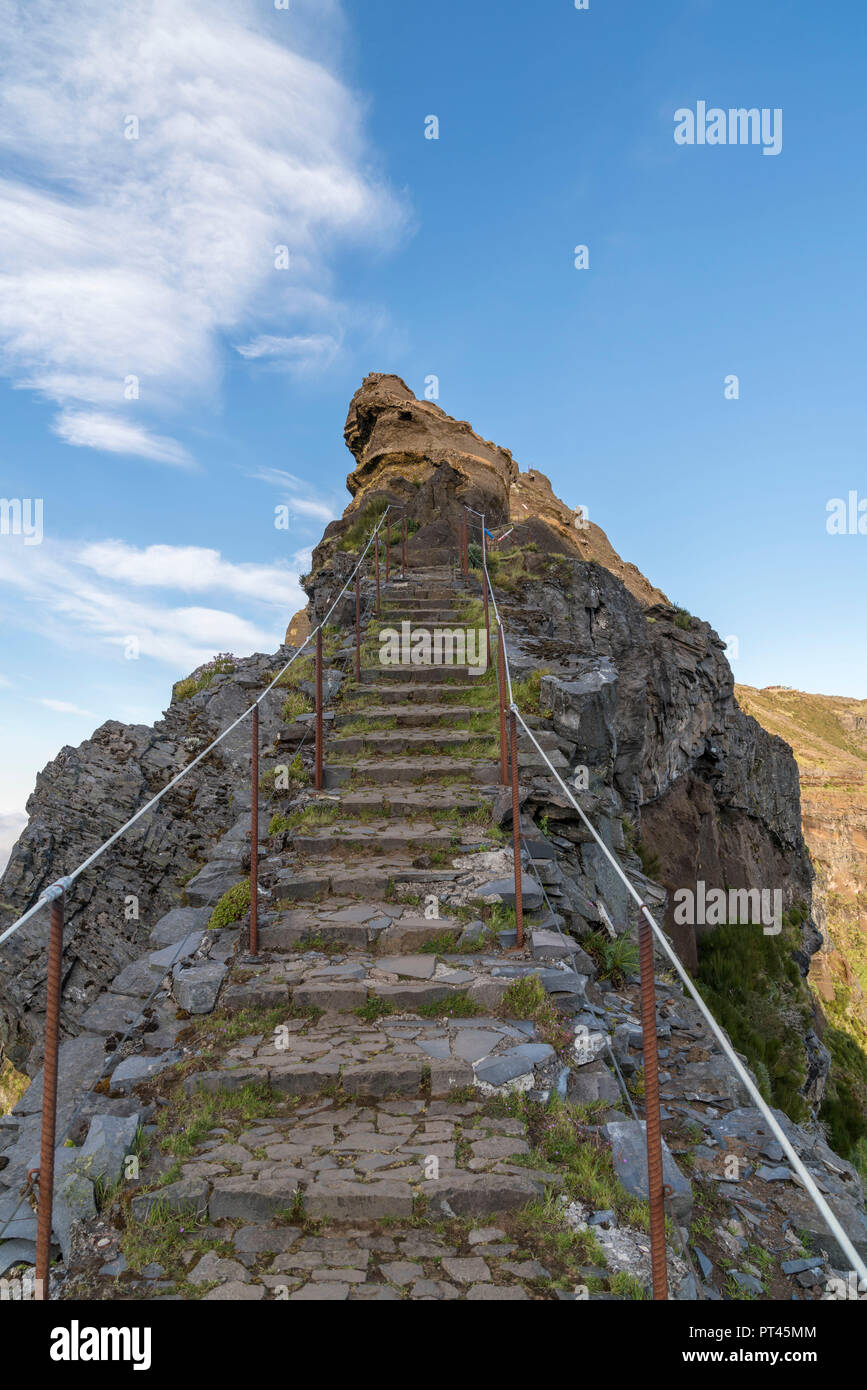 Schritte der Vereda Areeiro, den Weg, der links Pico Ruivo zu Pico Arieiro, Funchal, Madeira, Portugal, Stockfoto