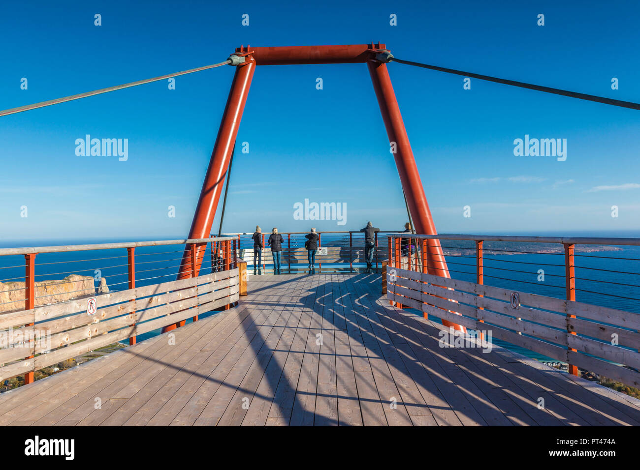 Kanada, Quebec, Gaspe Halbinsel, Perce, Perce Geopark, gefederte Glas Aussichtsplattform, neu im Jahr 2017 Stockfoto