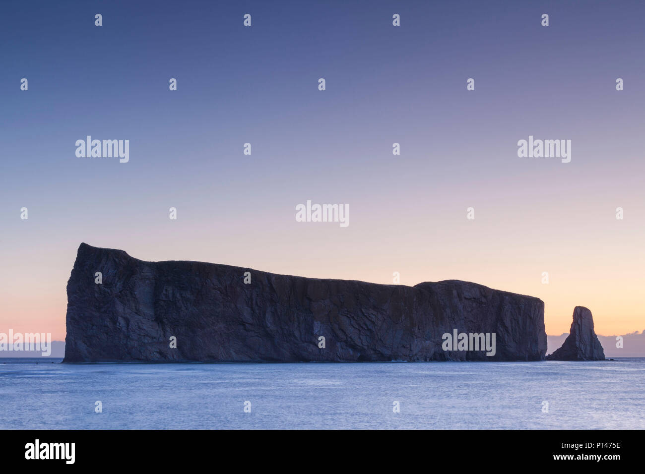 Kanada, Quebec, Gaspe Halbinsel, Perce, Perce Rock, Dawn Stockfoto