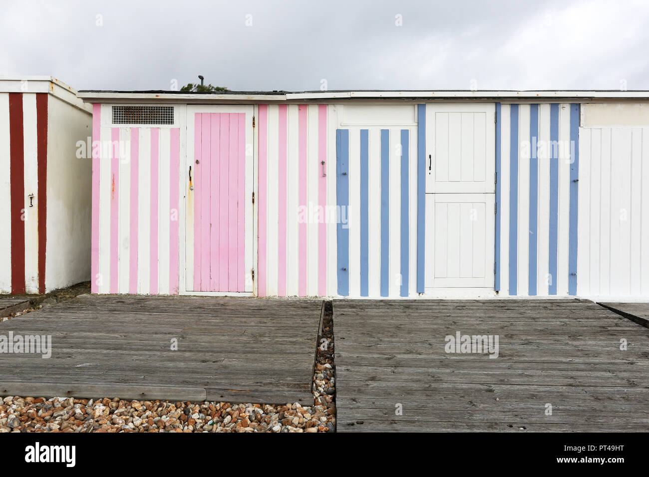 Allgemeine Aussicht auf Strand Hütten am Meer, Bognor Regis West Sussex, UK. Stockfoto