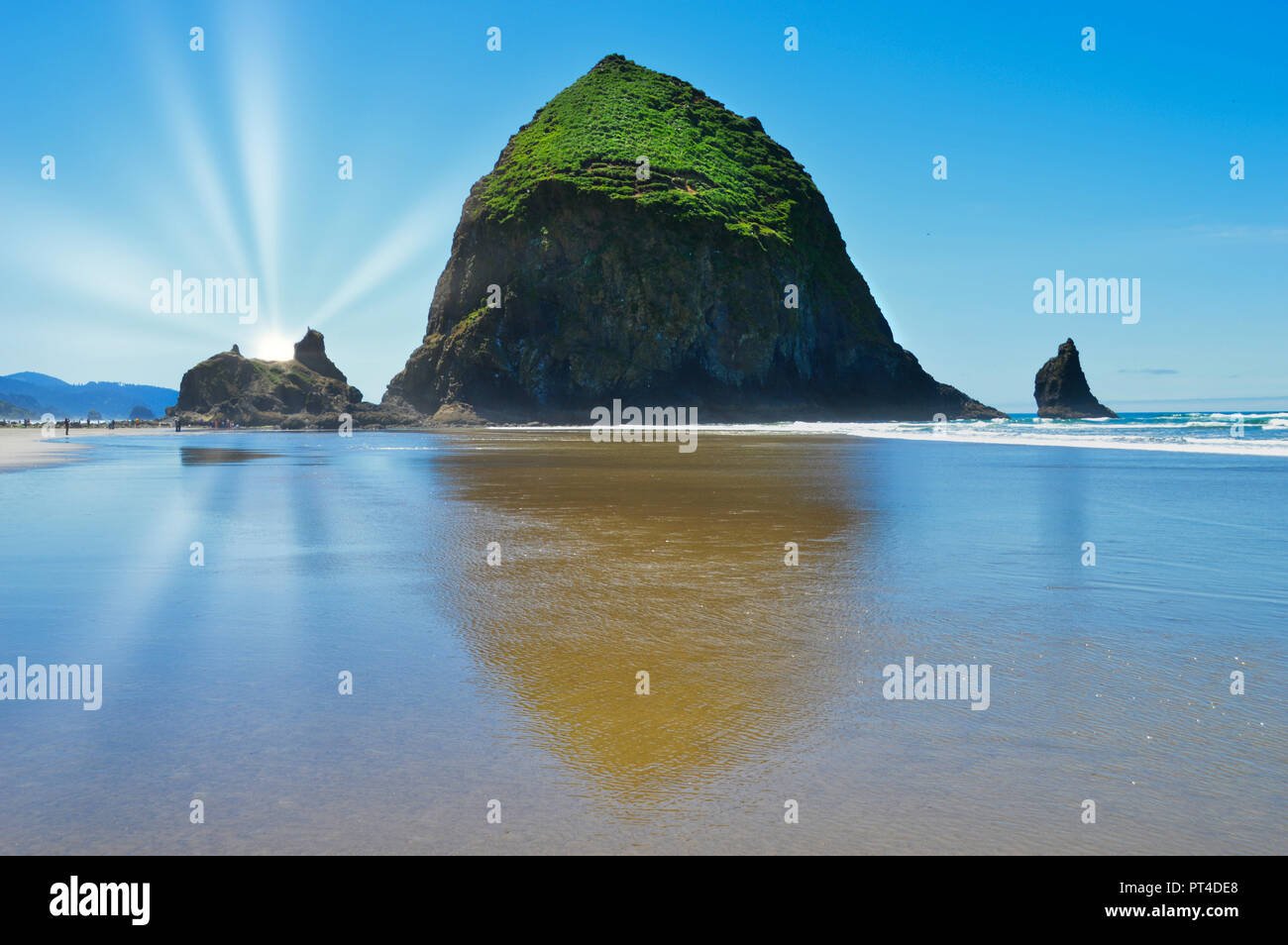 Sunrise At Haystack Rock, Oregon Stockfoto