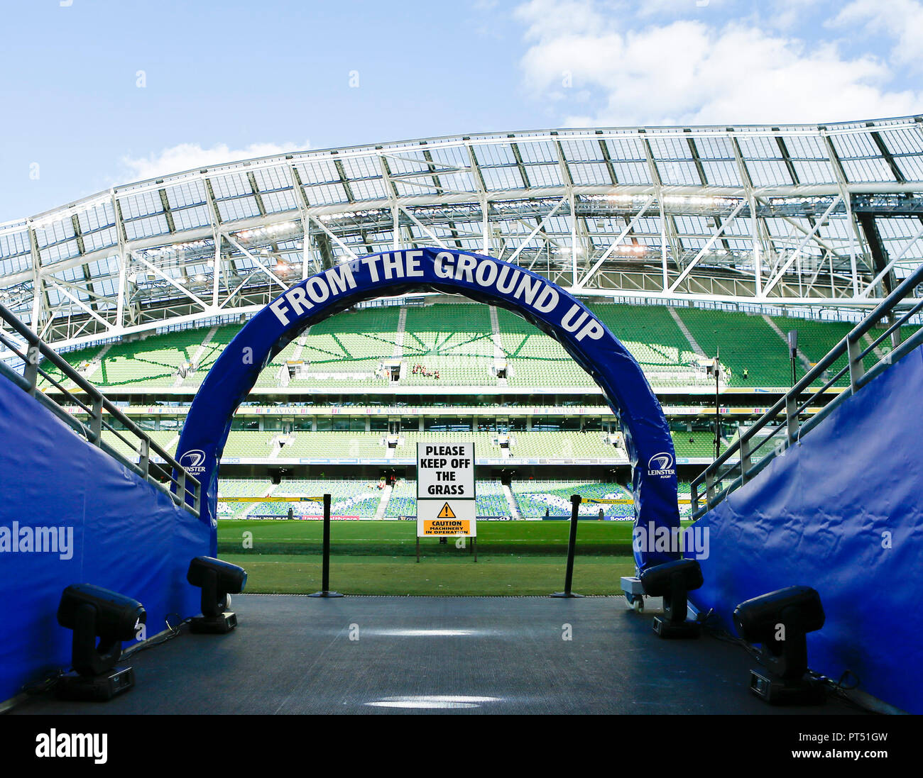 6. Oktober 2018, Aviva Stadium, Dublin, Irland; Guinness Pro 14 Rugby, Leinster und Munster; ein allgemeiner Blick aus der Spieler Tunnel vor dem Start suchen Stockfoto