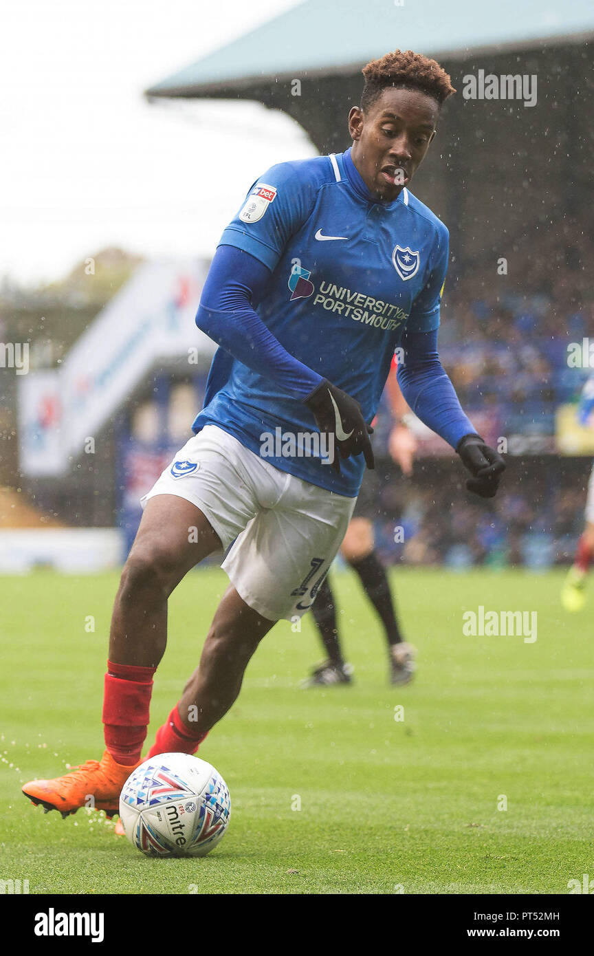 Portsmouth, Großbritannien. 6. Okt 2018. Jamal Lowe von Portsmouth während der efl Sky Bet Liga 1 Übereinstimmung zwischen Portsmouth und Gillingham an Fratton Park, Portsmouth, England am 6. Oktober 2018. Foto von Simon Carlton. Nur die redaktionelle Nutzung, eine Lizenz für die gewerbliche Nutzung erforderlich. Keine Verwendung in Wetten, Spiele oder einer einzelnen Verein/Liga/player Publikationen. Credit: UK Sport Pics Ltd/Alamy leben Nachrichten Stockfoto