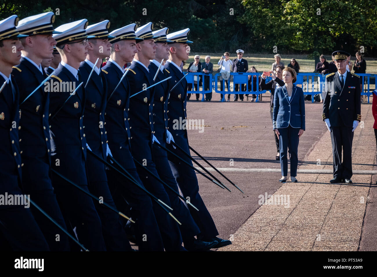 Bron, Frankreich. 6. Okt 2018. Florence Parly reiste in die bron Samstag, 6. Oktober 2018, militärische medizinische Schule für die Taufe von 2017 Angeboten von 105 Studenten (Ärzte und Apotheker). Credit: FRANCK CHAPOLARD/Alamy leben Nachrichten Stockfoto