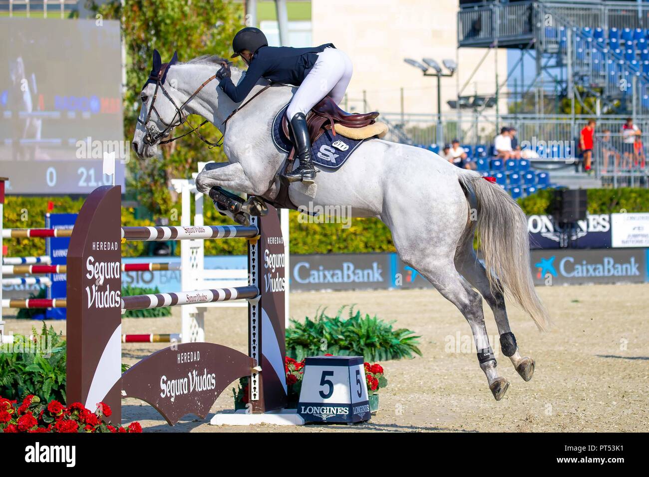 Barcelona, Spanien. 6. Okt 2018. Platz 4. Jonna Ekberg. SWE. Reiten Schicksal Van Schore. Springen Sie ins Wasser. Queen's Cup. Longines FEI Jumping Nations Cup Finale. Springen. Barcelona. Spanien. Tag 2.06/10/2018. Credit: Sport in Bildern/Alamy leben Nachrichten Stockfoto