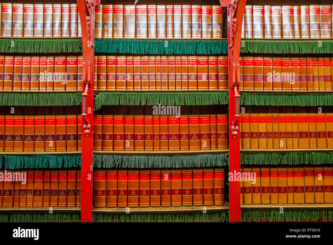 Berühmte Bibliothek mit chinesischen Einfluss in handelingskamer im Parlamentsgebäude in Den Haag, Hollandw Stockfoto