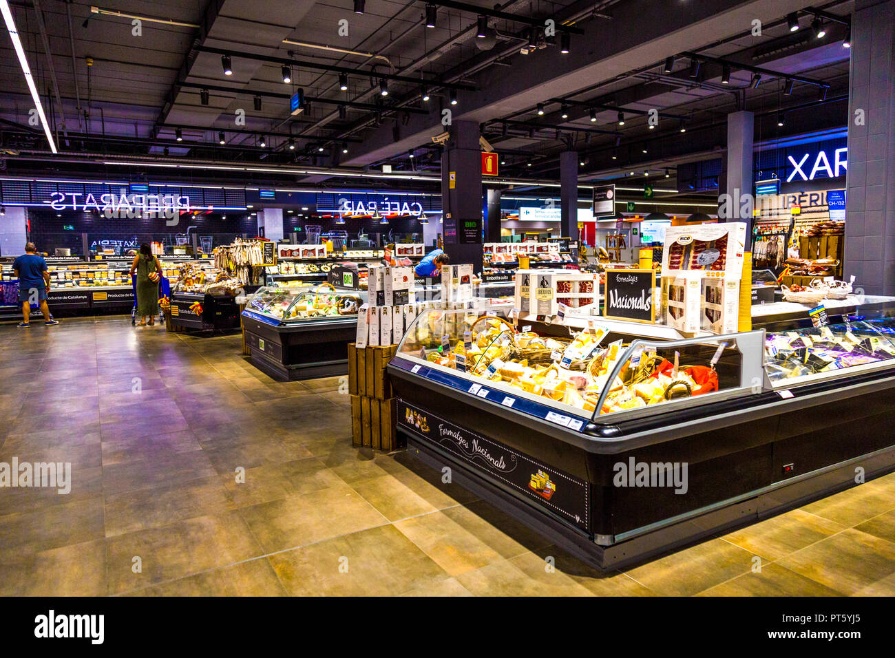 In einem Supermarkt (Carrefour, Glories), Barcelona, Spanien Stockfoto