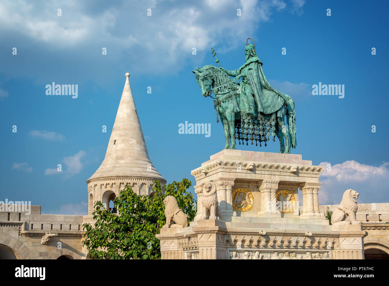 St. Stephen's Statue am Fisherman's Bastion in Budapest, Ungarn Stockfoto