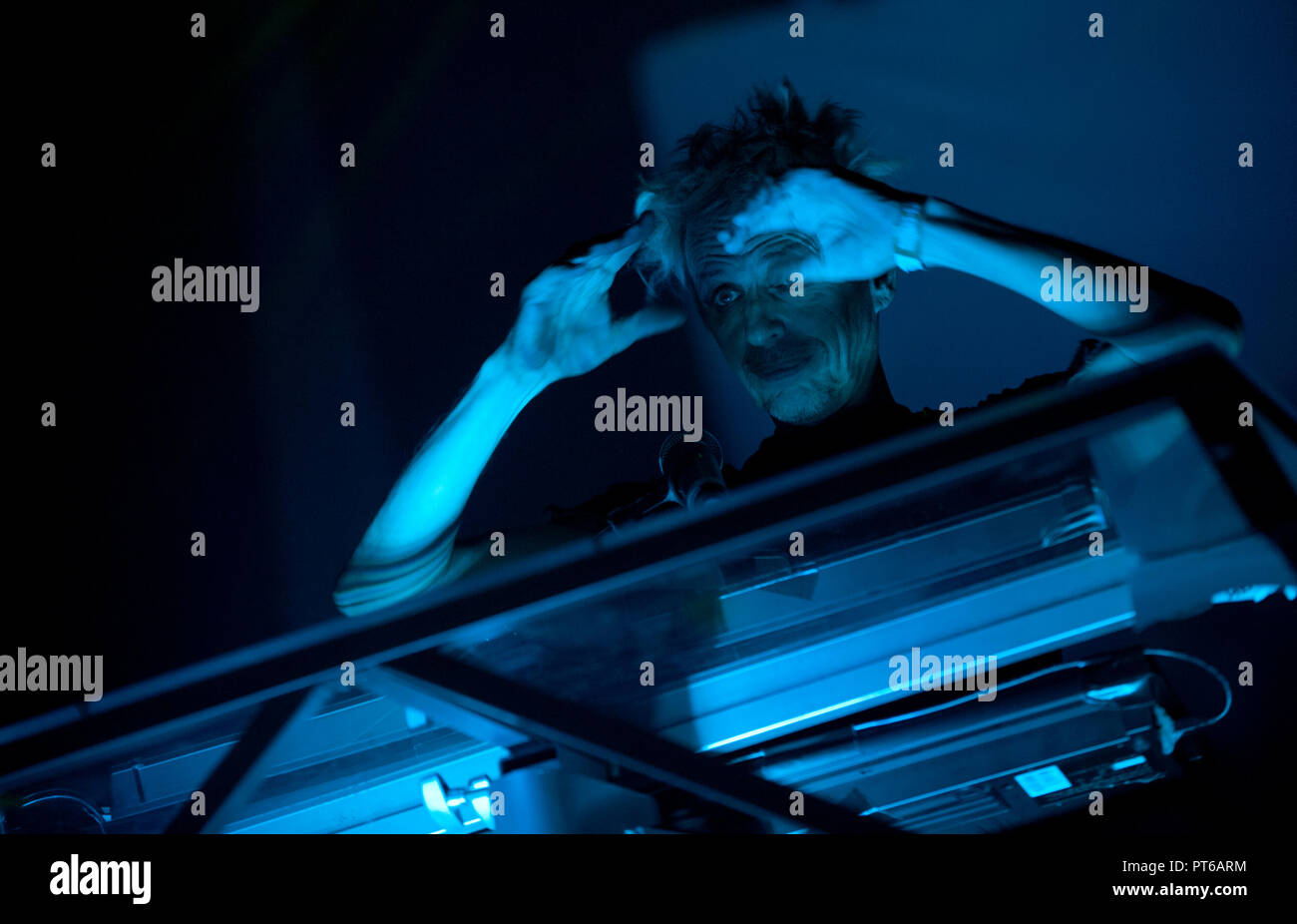 Belgischen Electronic Dance Music band Praga Khan durchführen an den