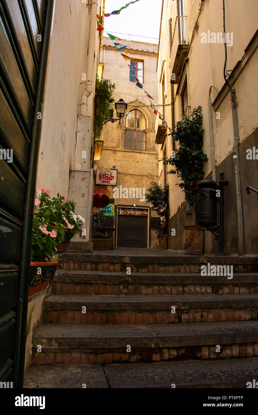 Kebab Shop, eine Seitenstraße in Sorrent, Italien Stockfoto