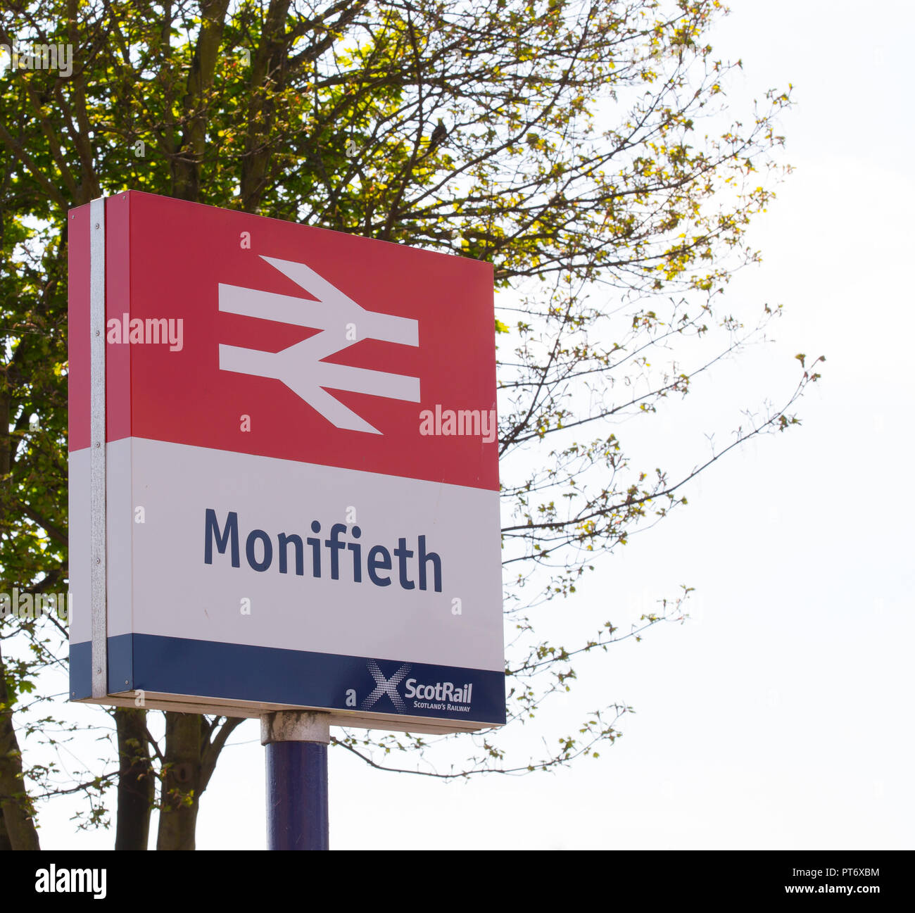 Zeichen für den Bahnhof in der Stadt Perth in Angus, Schottland, Großbritannien Stockfoto