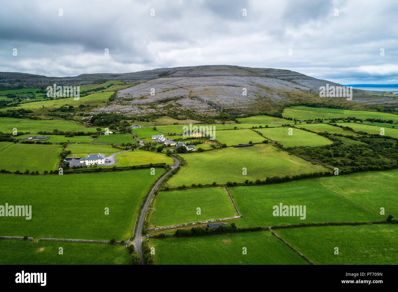 Luftaufnahme des Burren in Irland Stockfoto