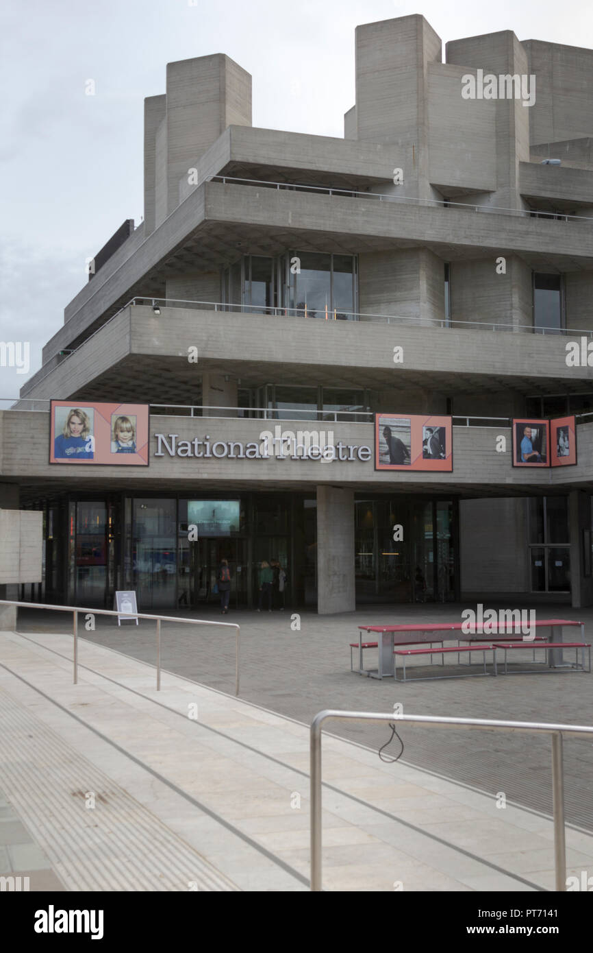 National Theater, Lambeth, London, UK. 08. September 2018. UK. National Theater in London an einem Herbsttag. Stockfoto