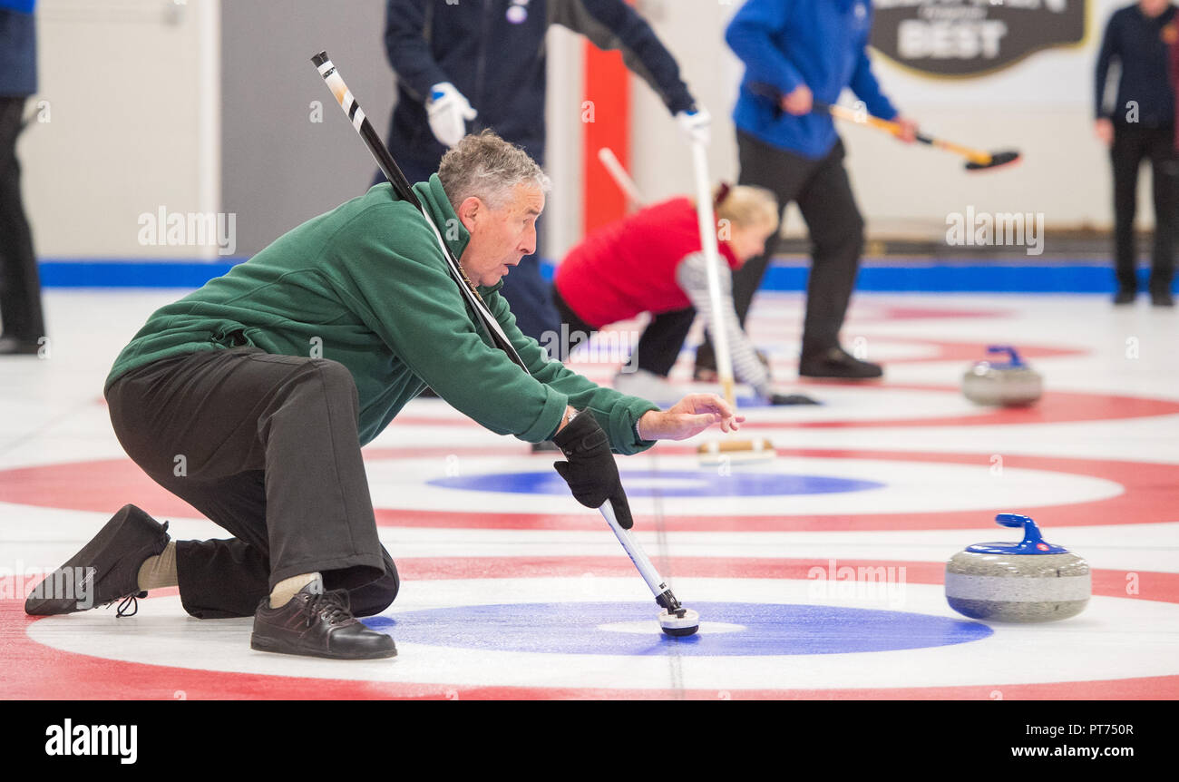 Hauptstadt Lockenwickler Feiern neue Energieeffiziente Ice Lord Provost wirft den ersten Stein nach £ 850.000 Upgrade Arbeit hat sich auf die Installation einer ne abgeschlossen Stockfoto