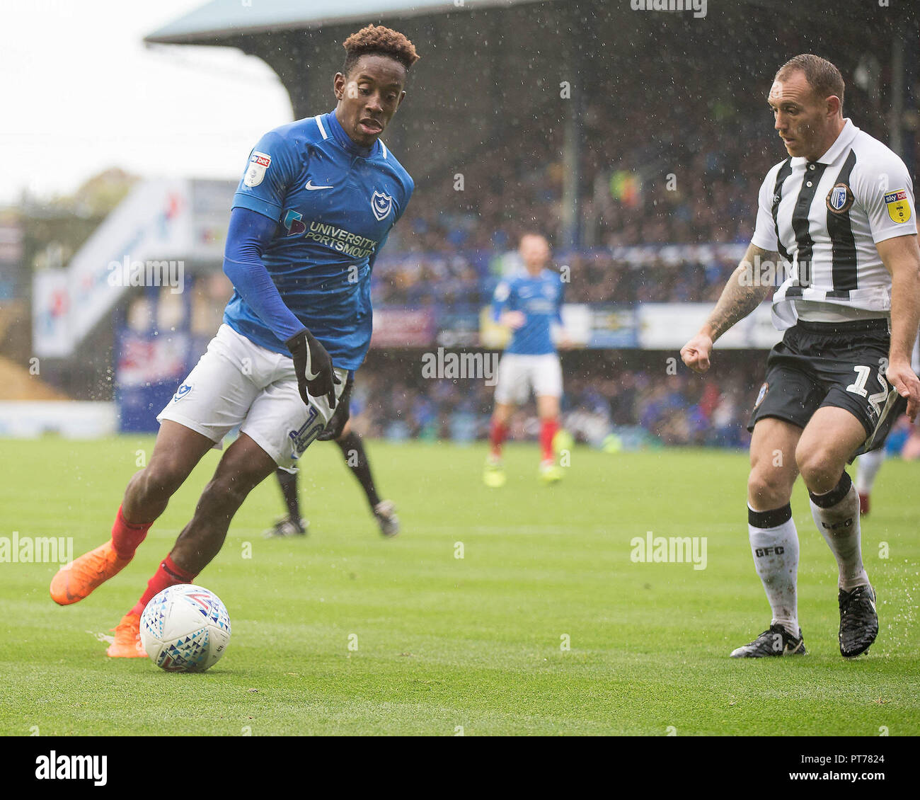 Portsmouth, Großbritannien. 6. Oktober 2018. Jamal Lowe von Portsmouth während der efl Sky Bet Liga 1 Übereinstimmung zwischen Portsmouth und Gillingham an Fratton Park, Portsmouth, England am 6. Oktober 2018. Foto von Simon Carlton. Nur die redaktionelle Nutzung, eine Lizenz für die gewerbliche Nutzung erforderlich. Keine Verwendung in Wetten, Spiele oder einer einzelnen Verein/Liga/player Publikationen. Credit: UK Sport Pics Ltd/Alamy leben Nachrichten Stockfoto