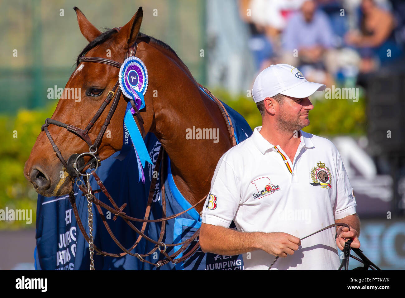 Barcelona, Spanien. 7. Okt 2018. Sieger. Team Belgien. Bräutigam mit dem Pferd von Pieter Devos. Letzte Wettbewerbsrunde Longines FEI Jumping Nations Cup Finale. Springen. Barcelona. Spanien. Tag 3. 07.10.2018. Credit: Sport in Bildern/Alamy leben Nachrichten Stockfoto