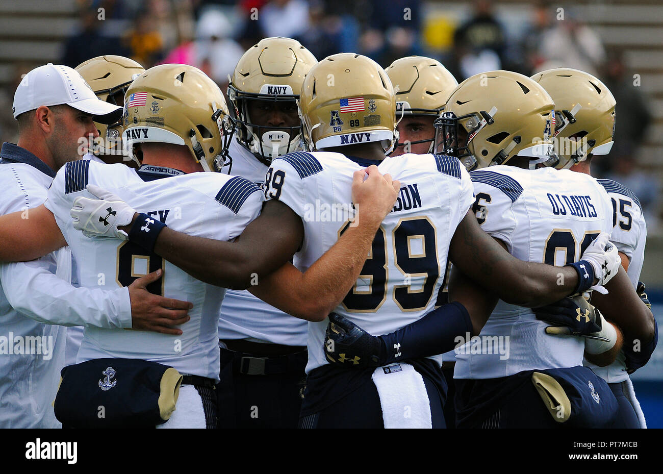 Oktober 6, 2018: Marine Empfänger vor der NCAA Football Spiel zwischen den Marinemidshipmen und die Air Force Falcons im Falcon Stadium, United States Air Force Academy in Colorado Springs, Colorado. Air Force Niederlagen Marine 35-7. Stockfoto