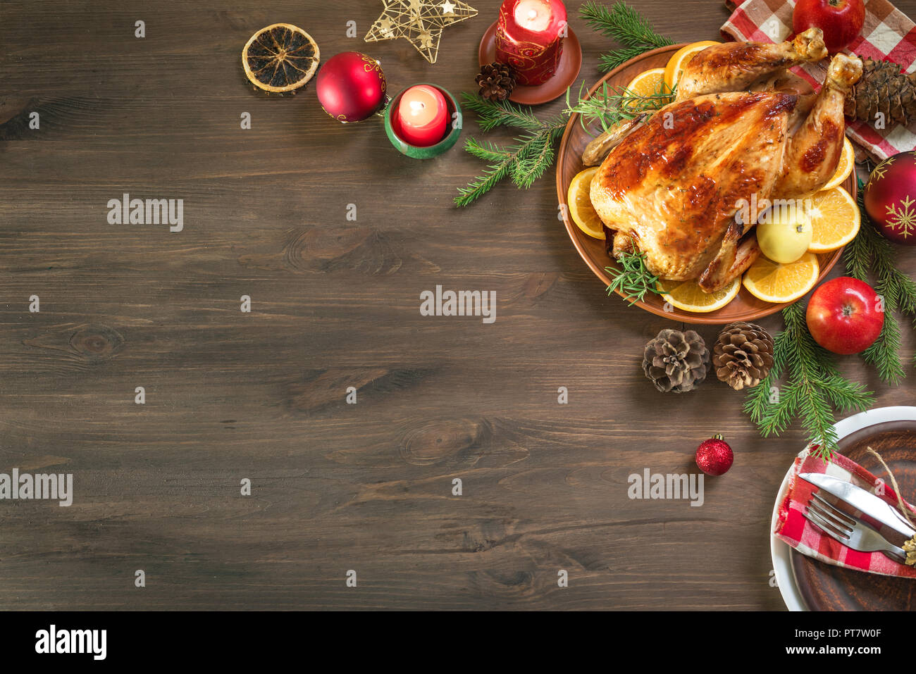 Gebratene Weihnachten Huhn oder Truthahn für das Weihnachtsessen