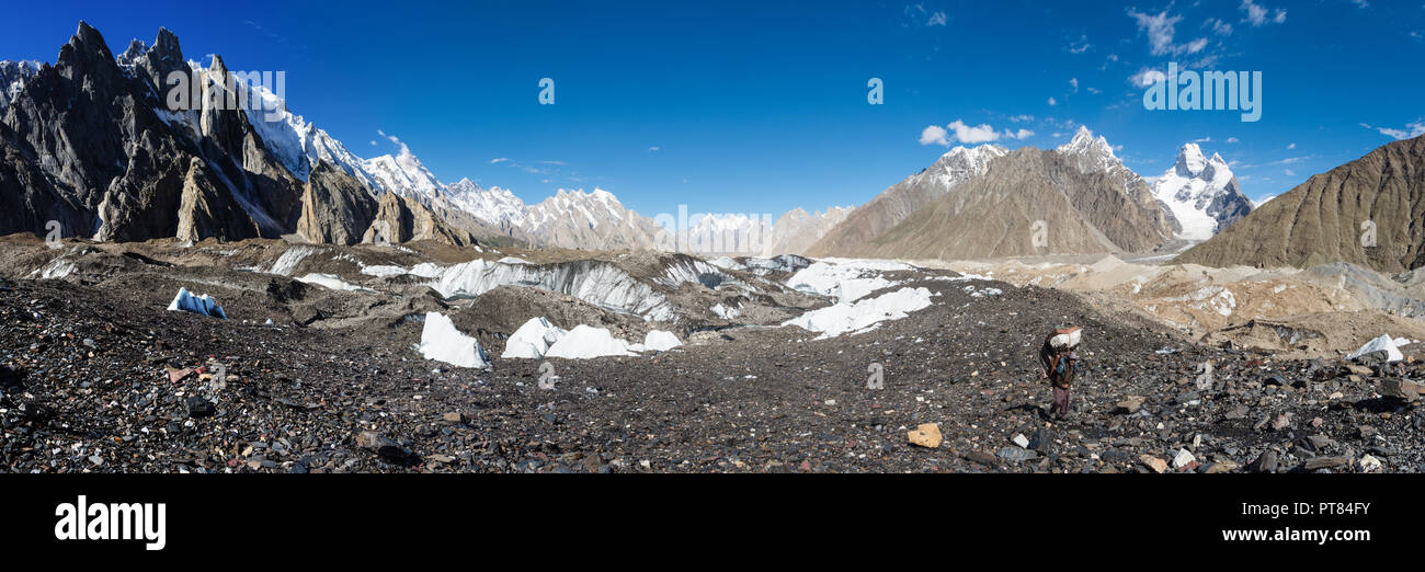Masherbrum (K1), Mandu gipfeln, urdukas Gipfel, Gipfel und Biange Muztagh Tower, Baltoro Gletscher, 1627-1630, Stockfoto