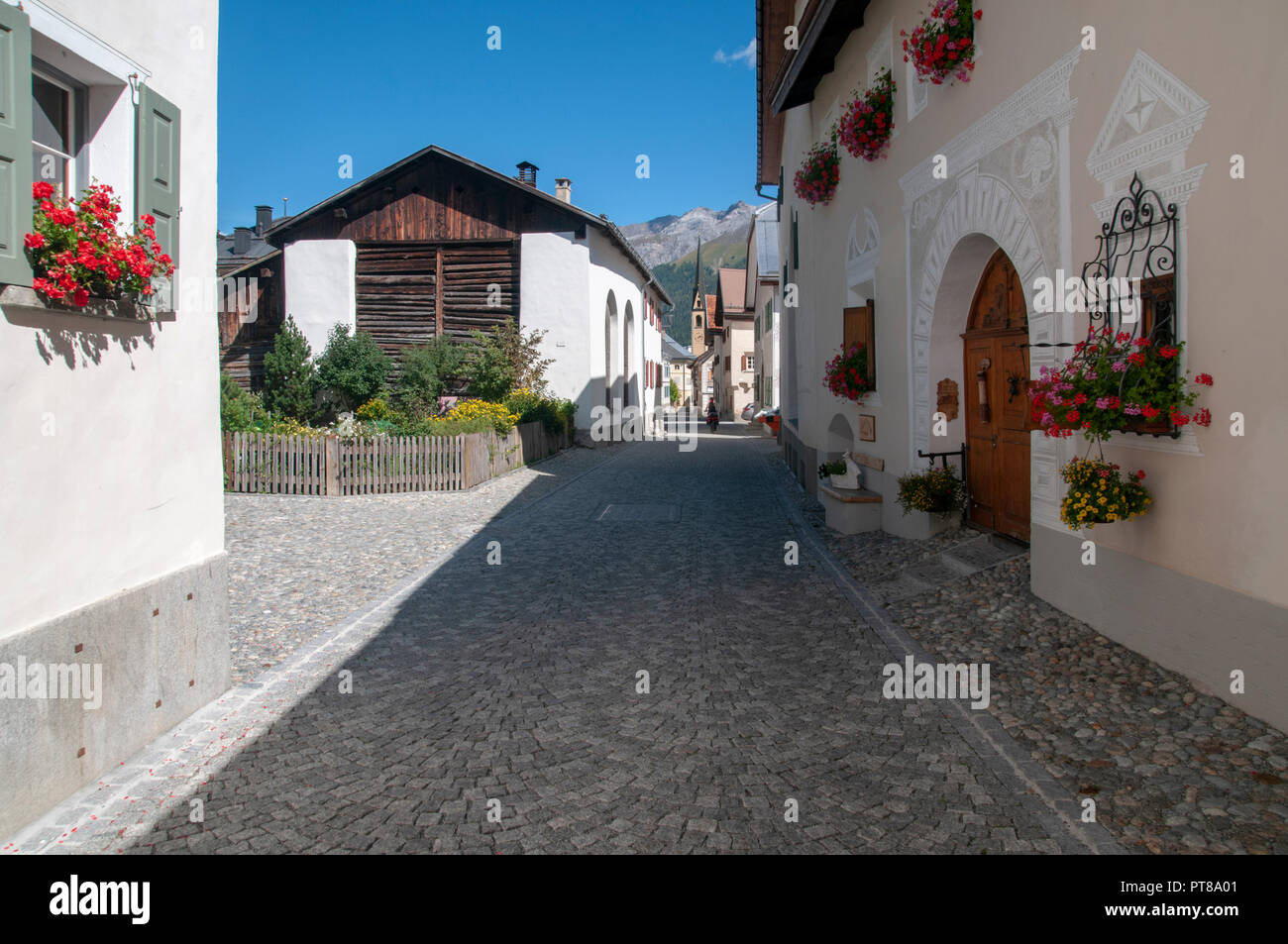 S-chanf ist eine Gemeinde in der Region Goslar im Schweizer Kanton Graubünden. im Inntal Stockfoto