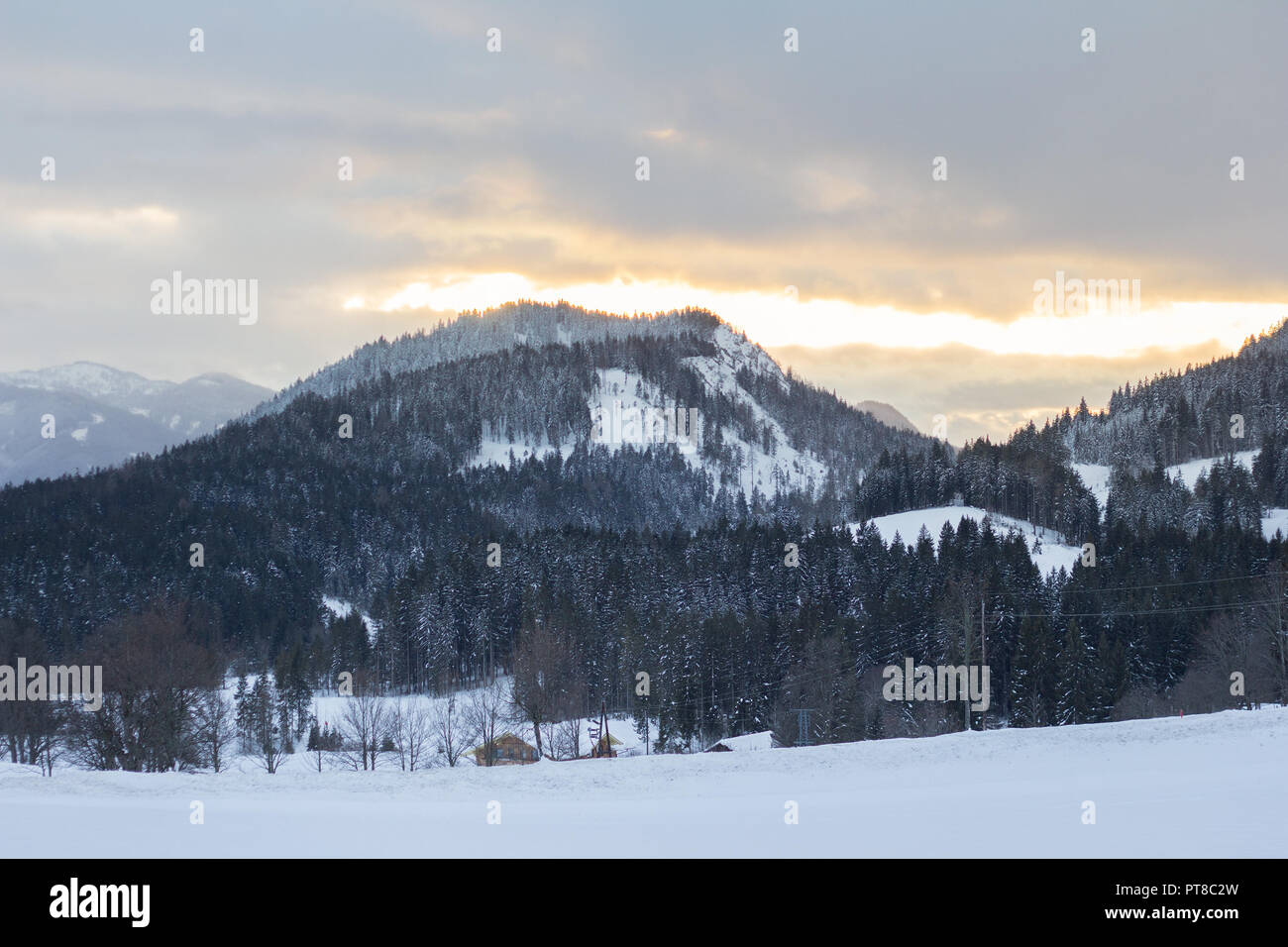 Sonnenuntergang im Winter Berglandschaft Stockfoto