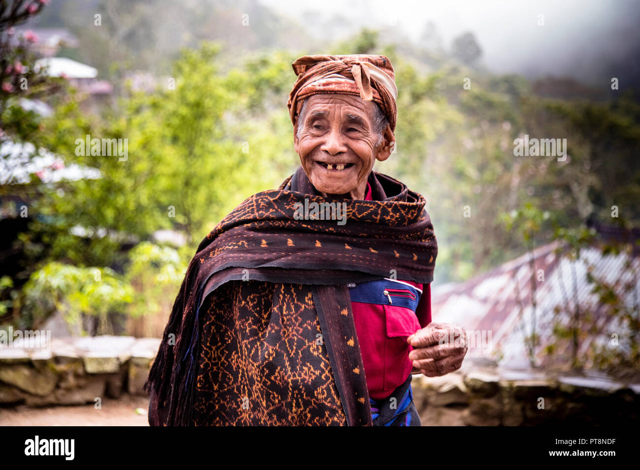 Indonesier in traditionellen Trachten Stockfoto