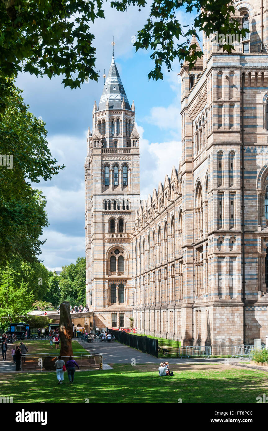 Das Natural History Museum in London, im romanischen Stil von Alfred Waterhouse konzipiert. Stockfoto