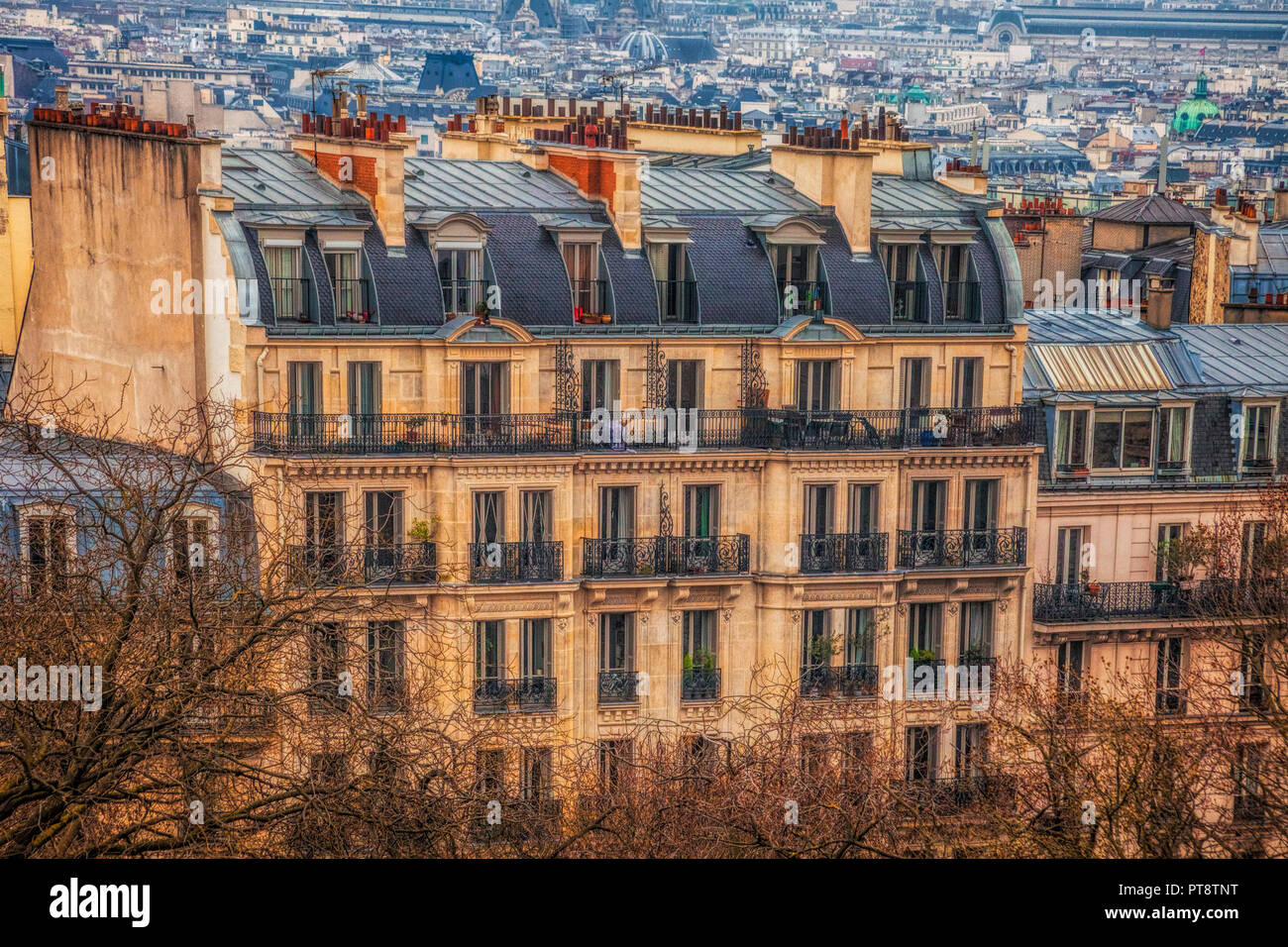 Traditionelles Gebäude in Paris, Frankreich Stockfoto