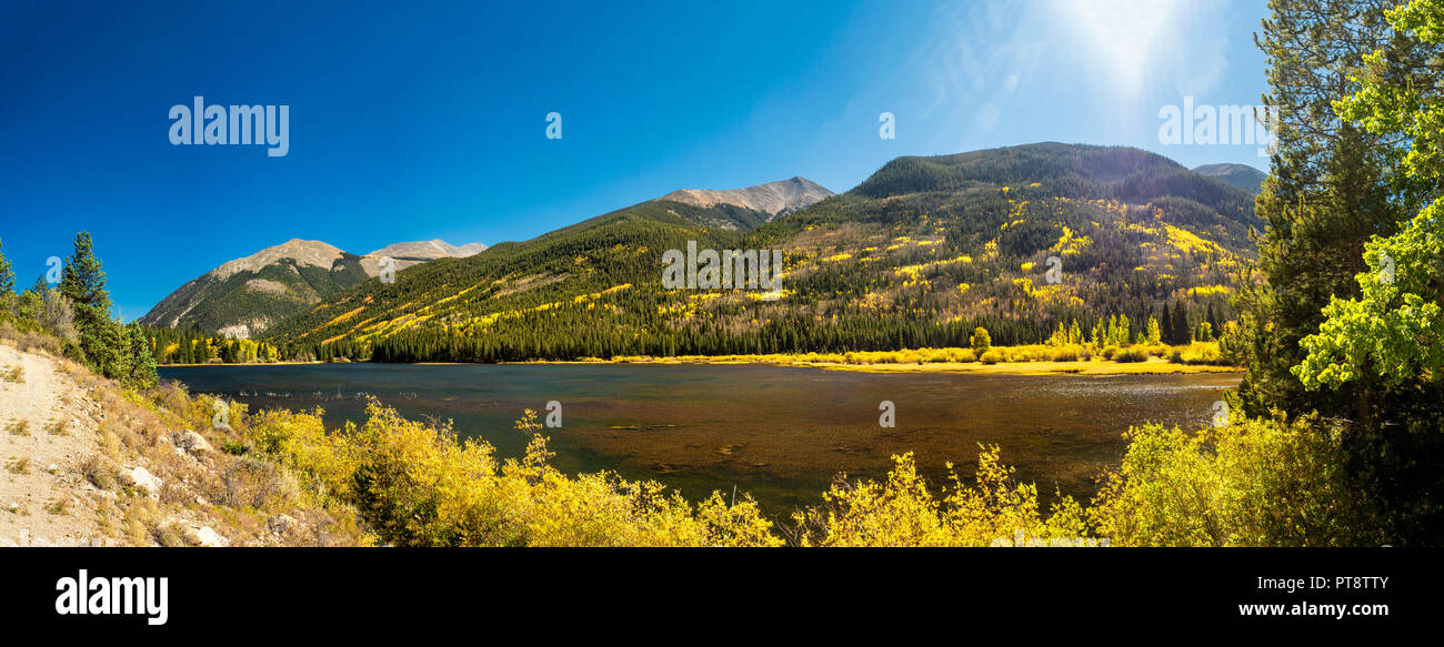 Panorama der Farben des Herbstes und Berge in Colorado Stockfoto