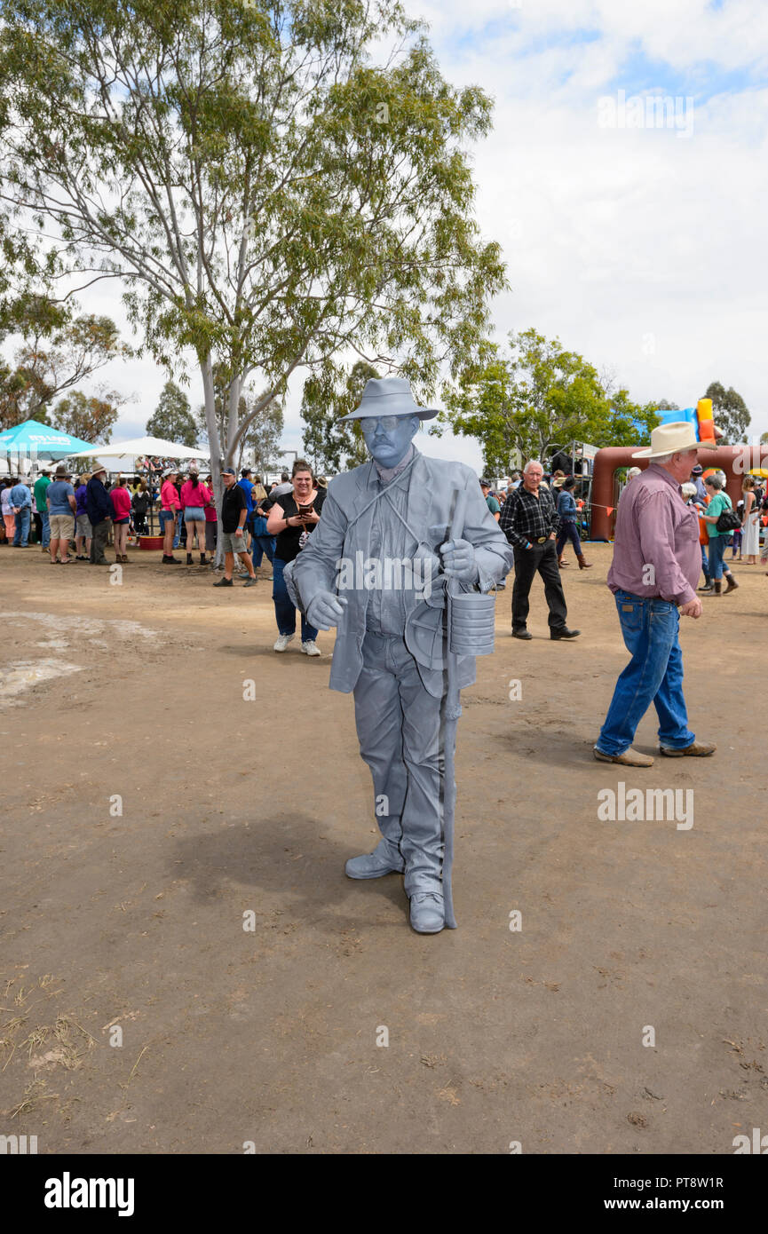 Menschliche Statue an der australischen Camp Backofen Festival 2018, Millmerran, südlichen Queensland, Queensland, Australien unterhaltsam Stockfoto