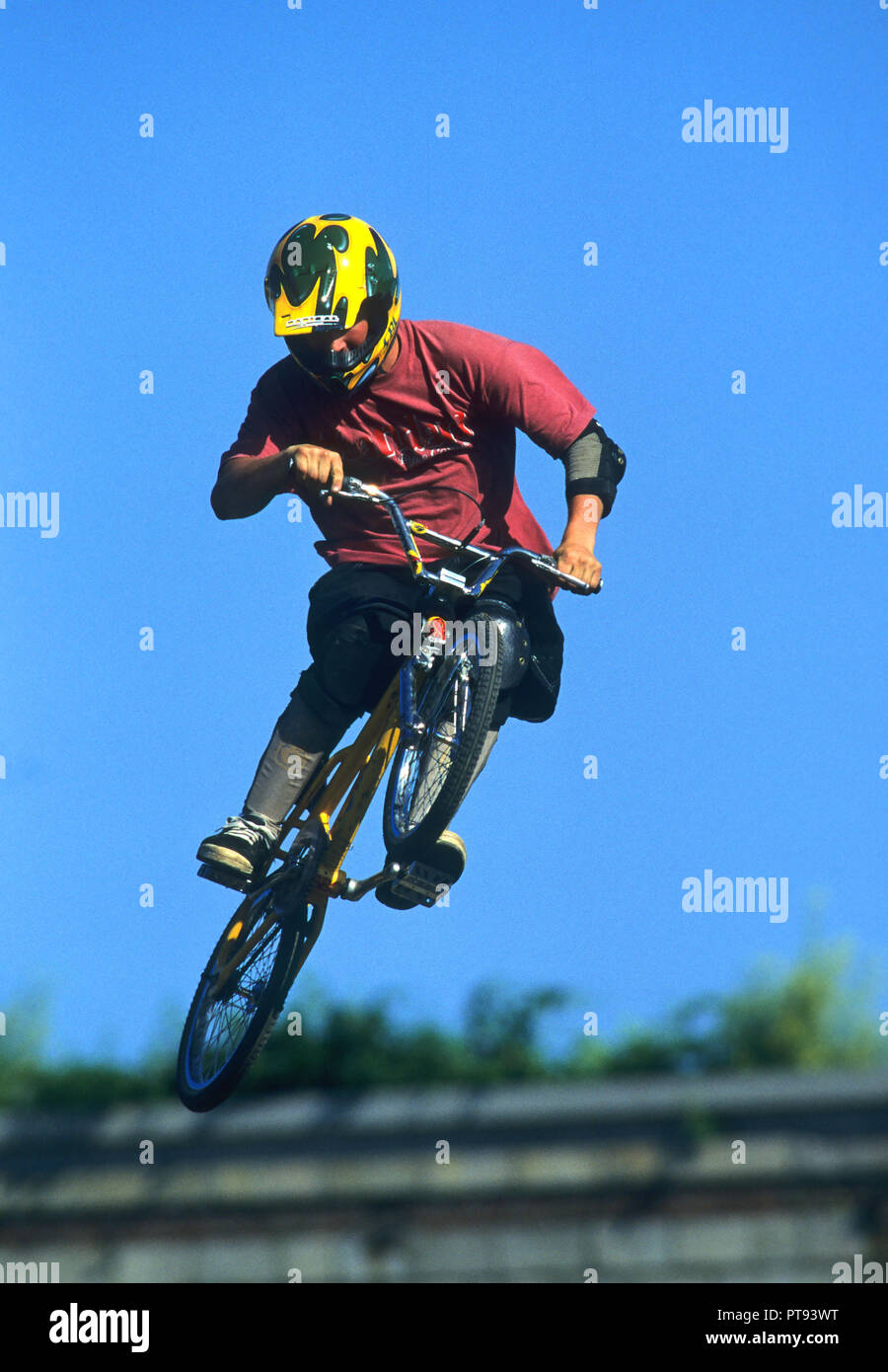 Ein BMX-Biker in Newport, Rhode Island - Juli, 1995 Stockfoto
