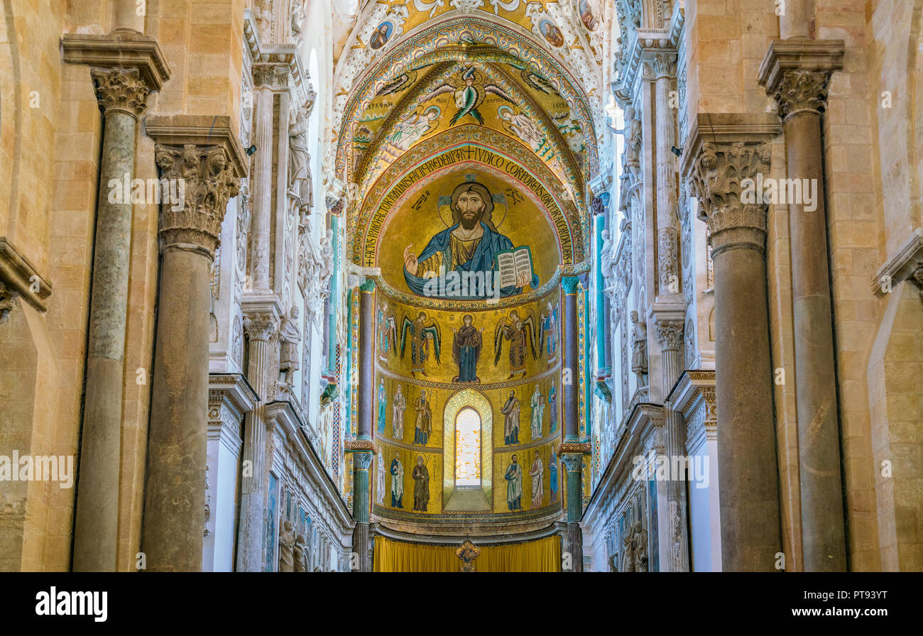 Einen Blick in die beeindruckende Kathedrale von Cefalù. Sizilien, Süditalien. Stockfoto