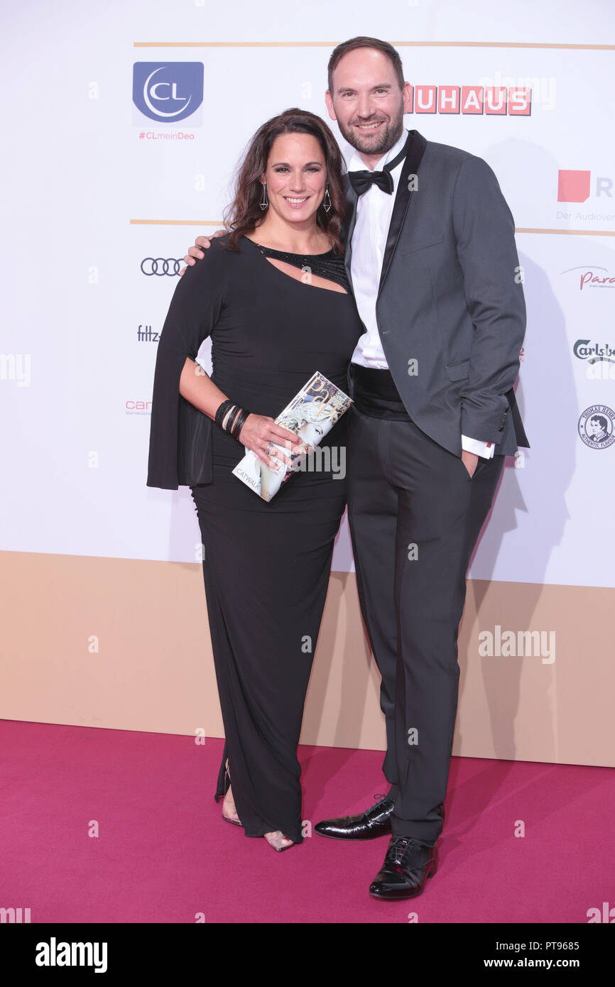 Gäste und VIPs die Teilnahme an der German Radio Award 2018 (Deutscher Radiopreis 2018) Mit: Simone Panteleit und Ron Perduss (Gewinner beste Morgensendung) Wo: Hamburg, Deutschland Wann: 07 Sep 2018 Credit: Becher/WENN.com Stockfoto