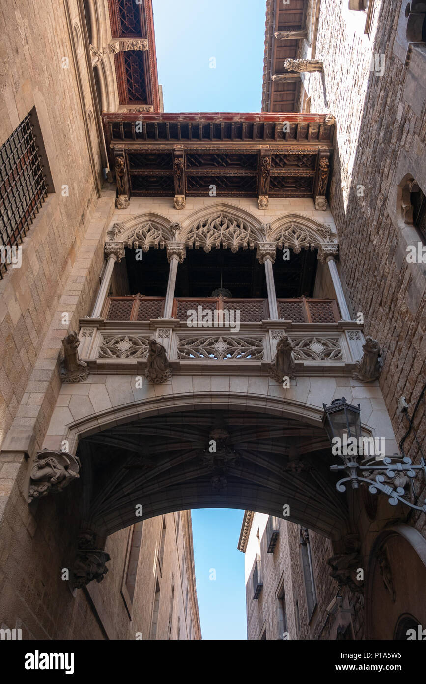 Barcelona Spanien, Gotisches Viertel - 2018 September 25: architektonisches Detail einer gotischen Gebäude Stockfoto