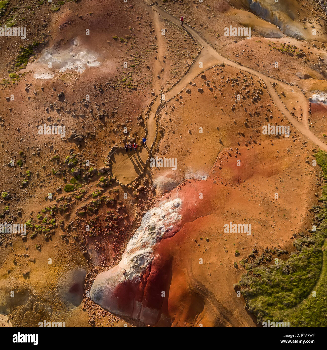 Seltun, Geothermie, Krysuvik Island Seltun ist ein geothermisches Gebiet mit sprudelnden heißen Quellen, Schlammtöpfe und vulkanischen Schloten oder solfataren. Stockfoto