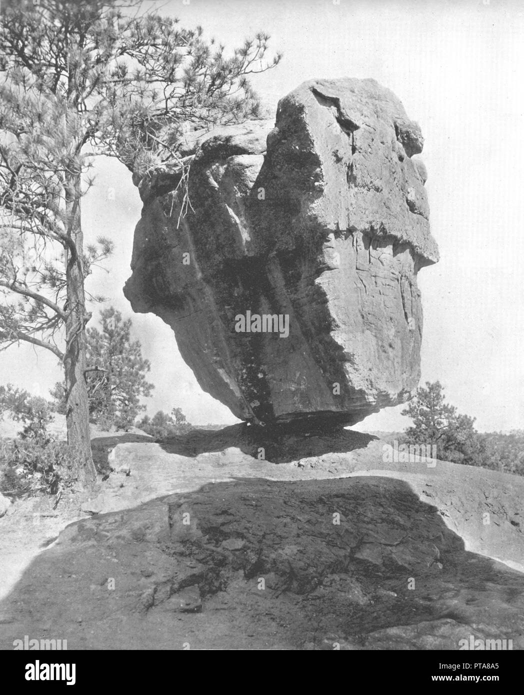 Balanced Rock, Garten der Götter, Colorado, USA, c 1900. Schöpfer: Unbekannt. Stockfoto